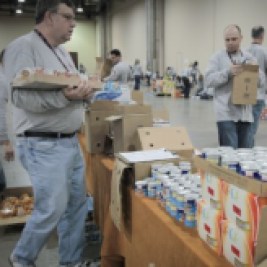 Santander fills backpacks with food for underprivileged kids