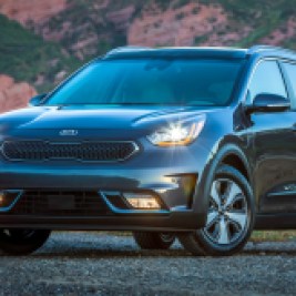 Kia Niro green crossover