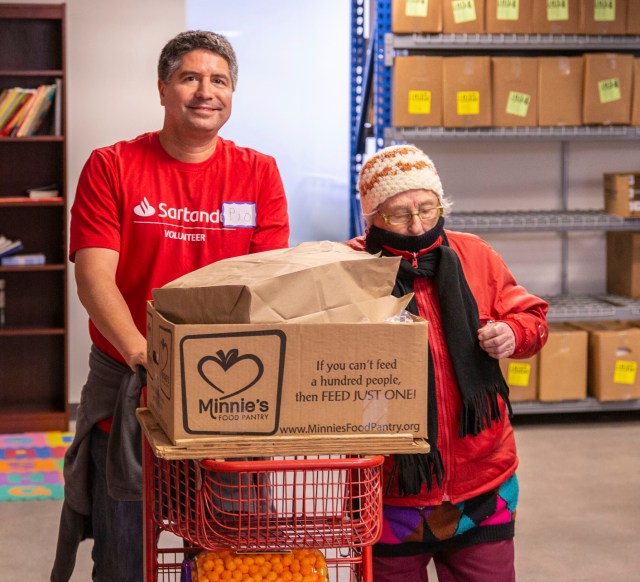 SC volunteer helping food pantry client